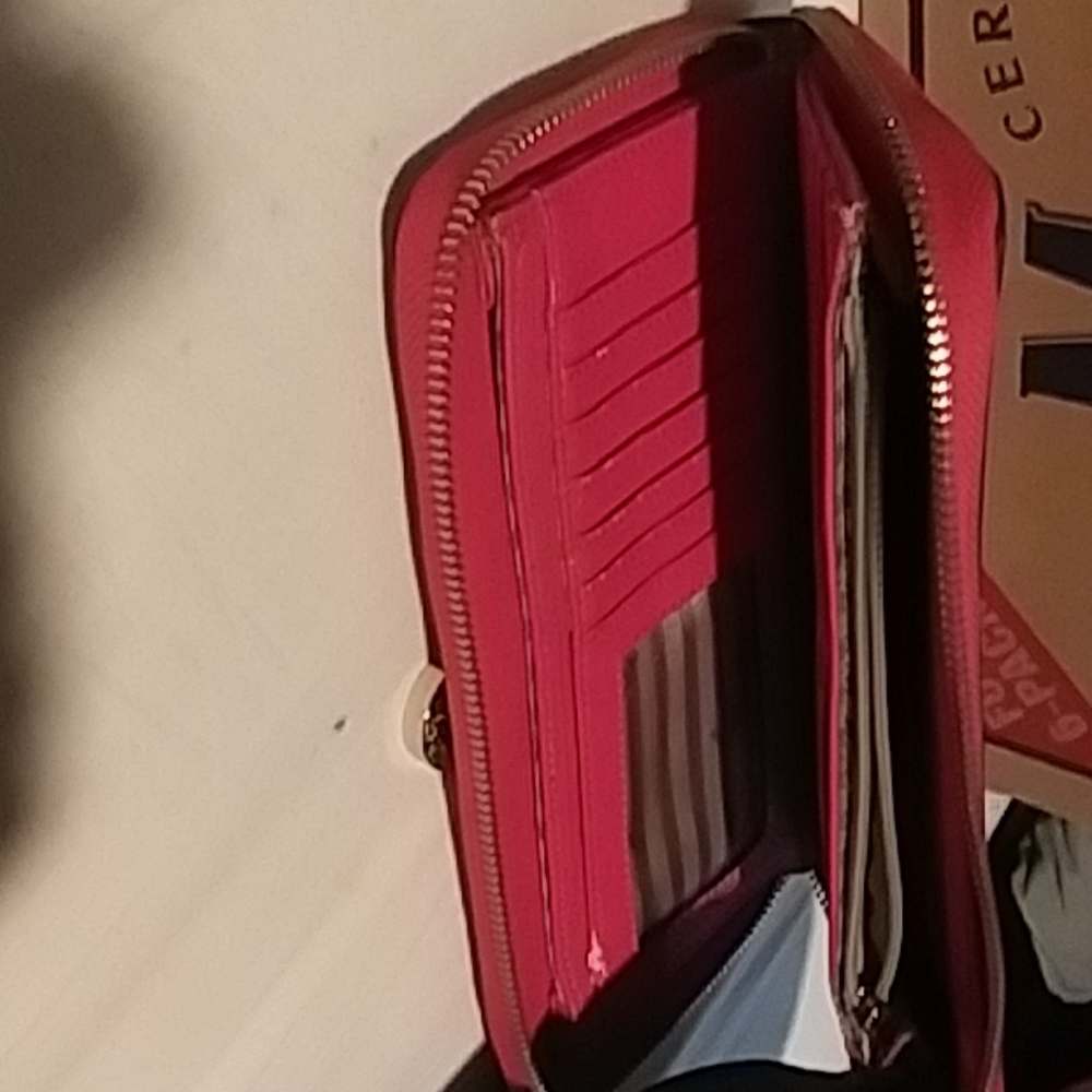 Wallet - Picture 2 of 6